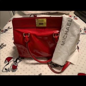 Micheal KORS patent leather purse